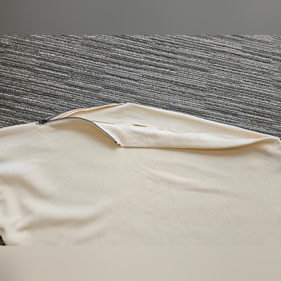 Off-The-Shoulder Zip Top - Picture 8 of 16